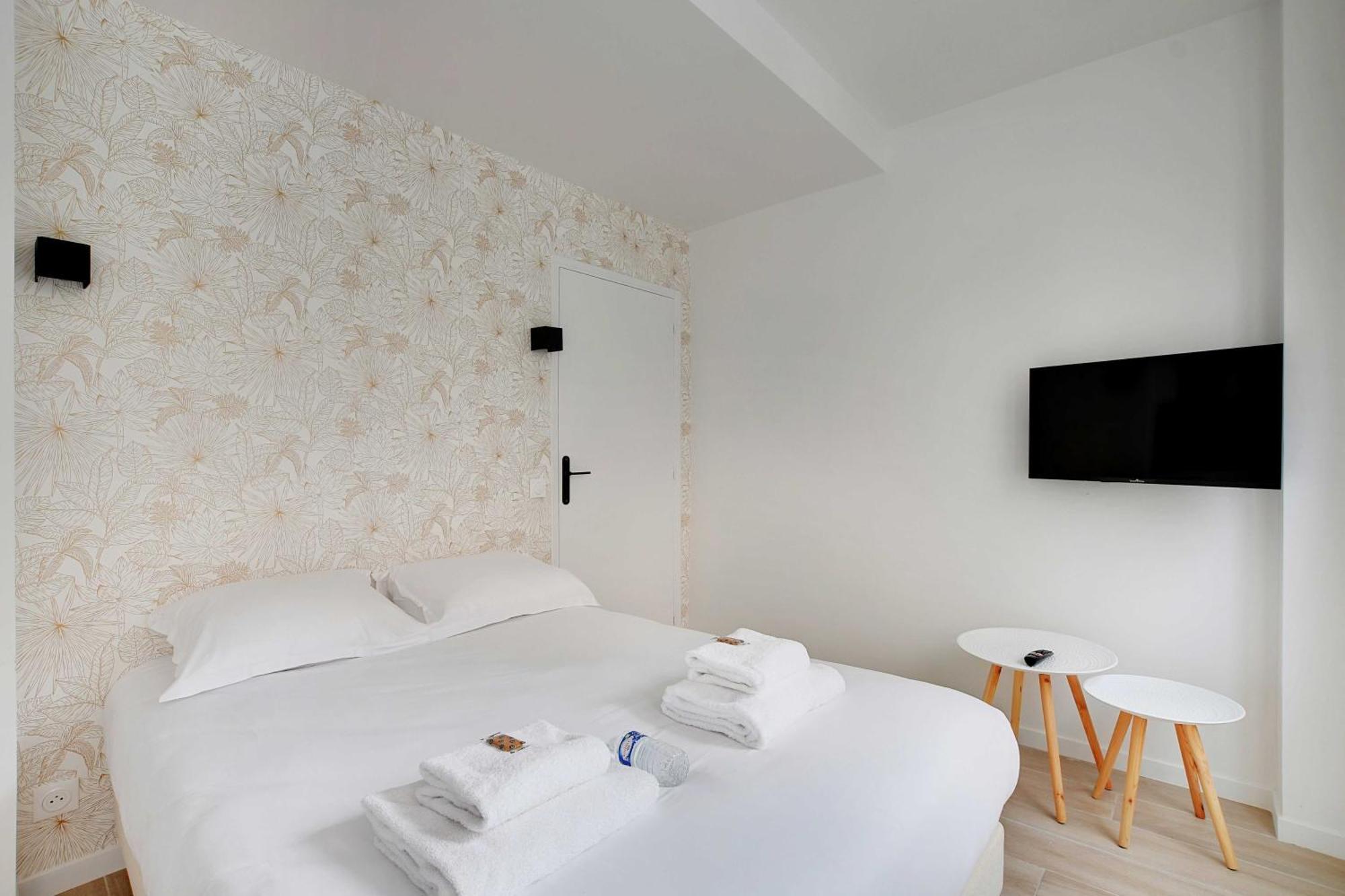Newly Renovated Appartements Residence Republique Paris Exterior photo