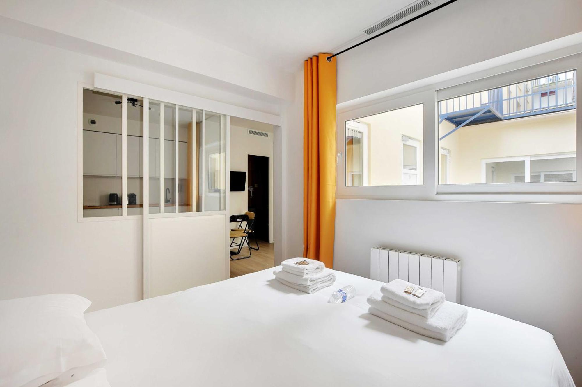 Newly Renovated Appartements Residence Republique Paris Exterior photo