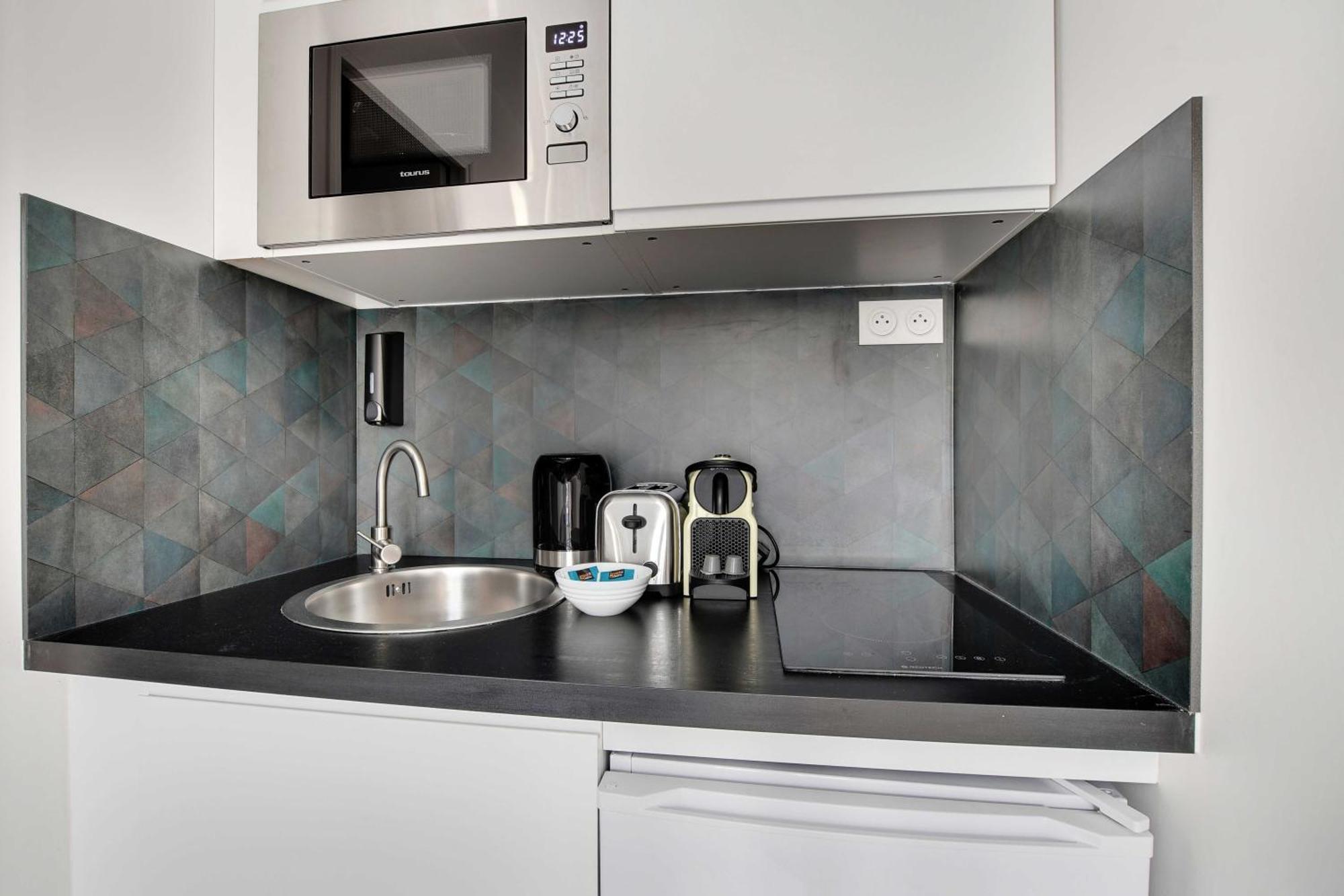 Newly Renovated Appartements Residence Republique Paris Exterior photo